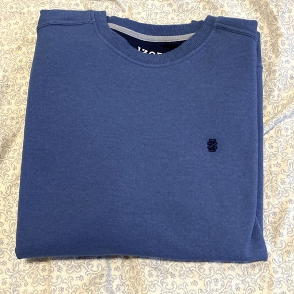 IZOD Advantage Performance Stretch sweatshirt. New condition. Size M